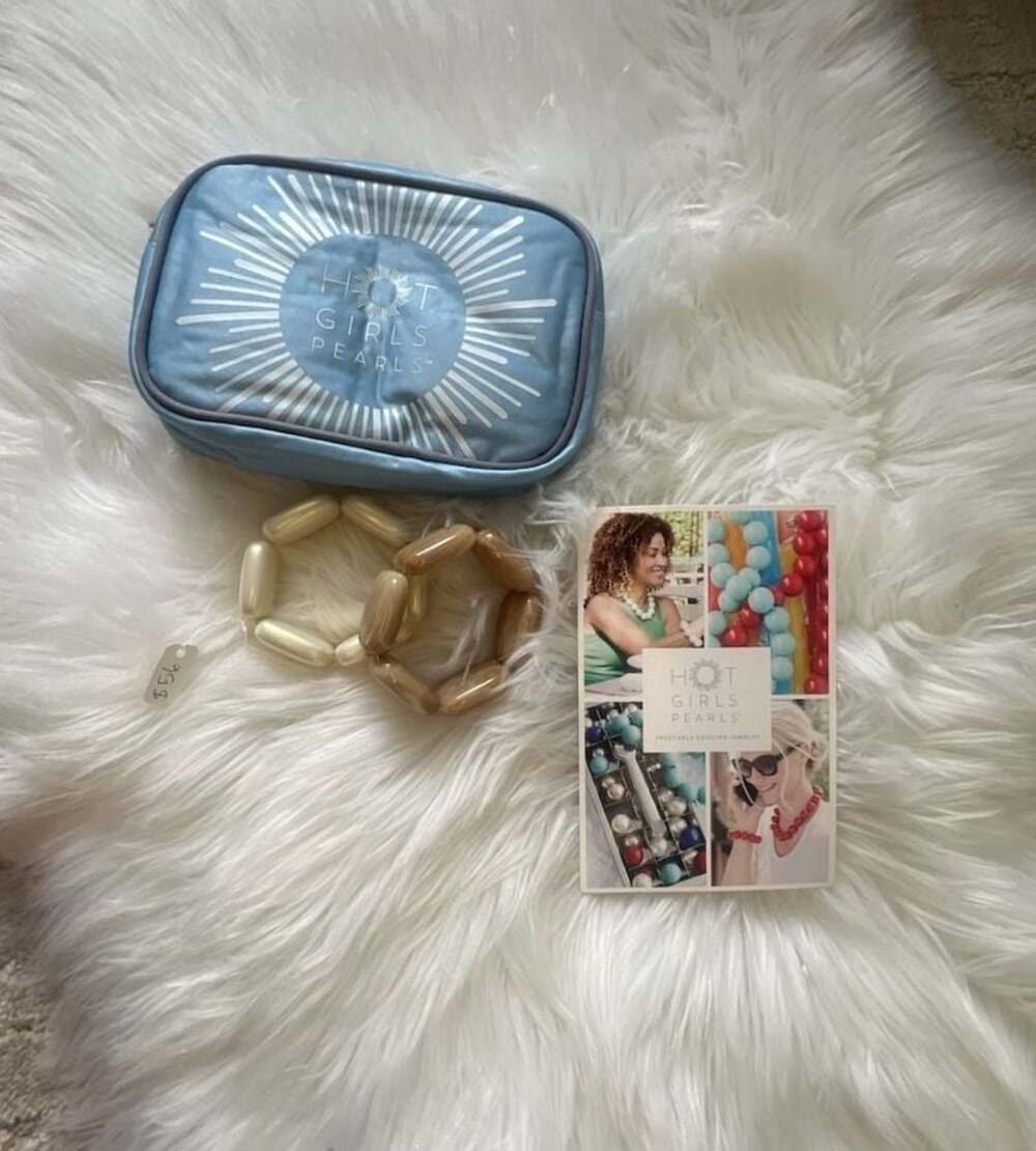 Hot Girls Pearls Freezable Cooling Jewelry/ 2Bracelets & Insulated Travel Pouch